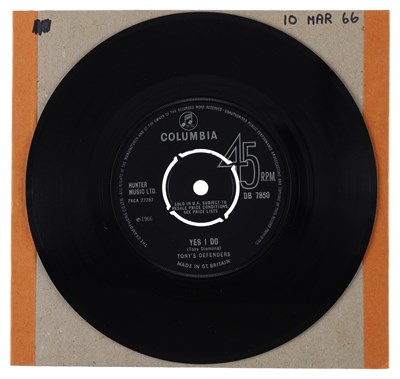 Lot 137 - TONY'S DEFENDERS – YES I DO UK COLUMBIA 7” (DB 7850)