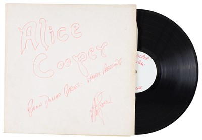 Lot 275 - ALICE COOPER - BILLION DOLLAR BABIES LP (UK TEST PRESSING - K56013)