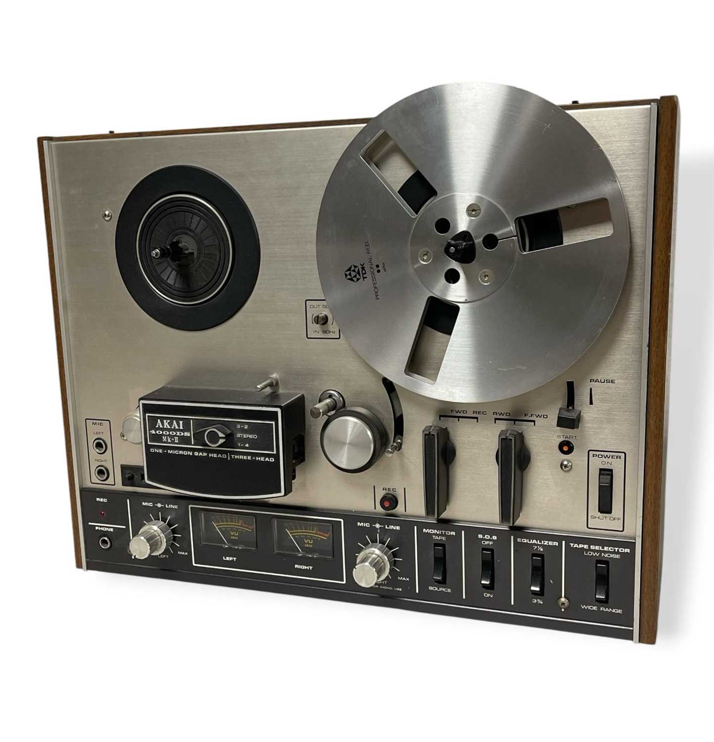 Lot 9 - AKAI 4000DS MK2 REEL-TO-REEL TAPE RECORDER.