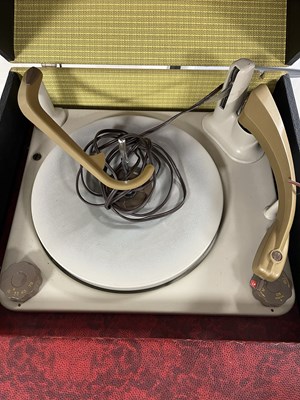 Lot 10 - PORTABLE RECORD PLAYERS & RADIOS.