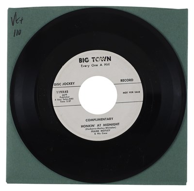 Lot 223 - FRANK MOTLEY & HIS CREW – HONKIN' AT MIDNIGHT US BIG TOWN 7” (119X45)