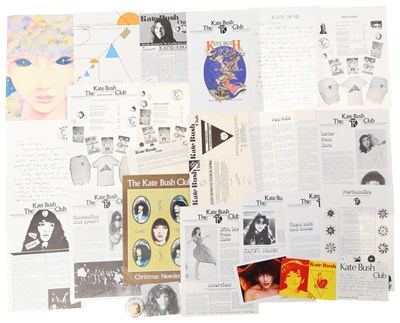 Lot 354 - KATE BUSH - MEMORABILIA INC LIONHEART TOUR PACK / FANCLUB MEMORABILIA.