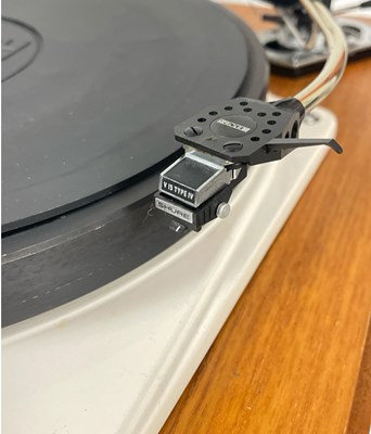 Lot 18 - GARRARD 301 TRANSCRIPTION TURNTABLE.