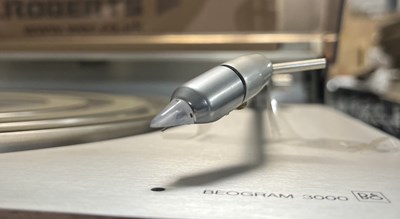 Lot 35 - BANG & OLUFSEN BEOGRAM 3000 & TANDBERG AMPLIFIER.