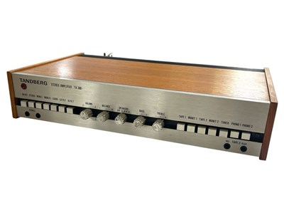 Lot 35 - BANG & OLUFSEN BEOGRAM 3000 & TANDBERG AMPLIFIER.