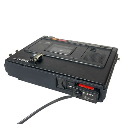 Lot 27 - SONY TCD-D10 PRO PORTABLE DAT RECORDER.