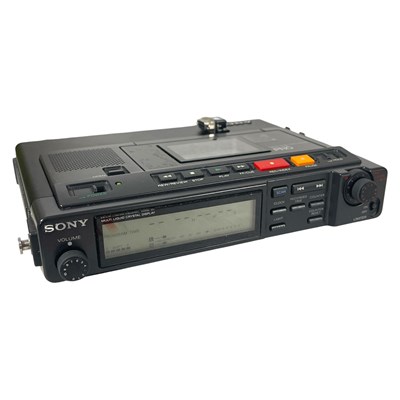 Lot 27 - SONY TCD-D10 PRO PORTABLE DAT RECORDER.
