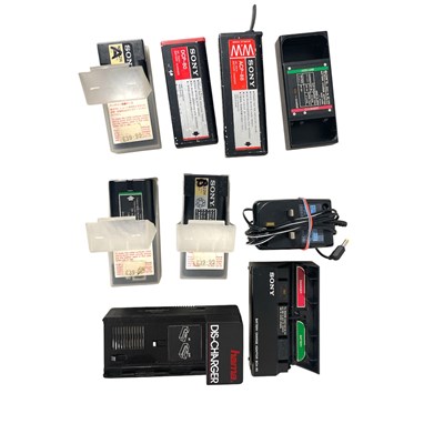 Lot 27 - SONY TCD-D10 PRO PORTABLE DAT RECORDER.