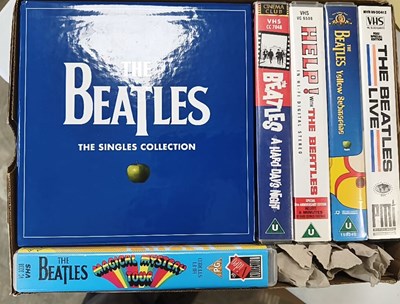 Lot 9 - BEATLES / SOLO CDS.