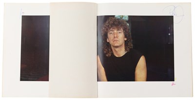 Lot 285 - LED ZEPPELIN - ROBERT PLANT SIGNED CONCERT PROGRAMME.