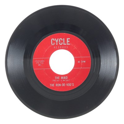 Lot 25 - THE RON-DE-VOO'S – THE MAID US CYCLE RECORDS 7” (J01211651 / J01211652)