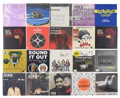 Lot 885 - ORIGINAL & REPRESS/MODERN INDIE, OST, PUNK, ELECTRONICA 7" - WITH SIGNED COPIES