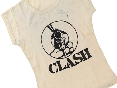 Lot 508 - THE CLASH - ORIGINAL VINTAGE T-SHIRT FULLY SIGNED BY ALL FOUR.