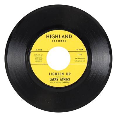Lot 29 - LARRY ATKINS – LIGHTEN UP US HIGHLAND RECORDS 7” (1193)