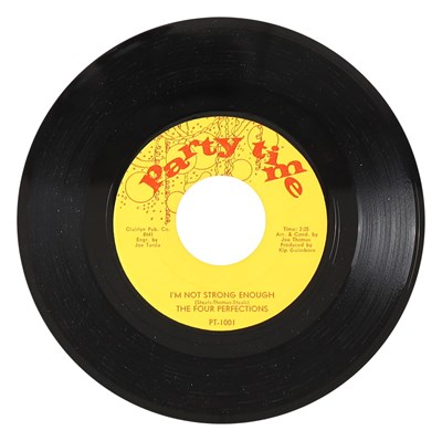 Lot 62 - THE FOUR PERFECTIONS – I'M NOT STRONG ENOUGH US PARTY TIME 7” (PT-1001)