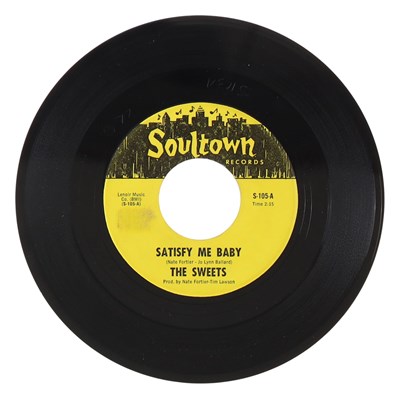 Lot 182 - THE SWEETS – SATISFY ME BABY US SOULTOWN 7” (S-105)
