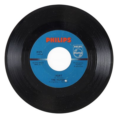 Lot 266 - THE VICTORS – HURT C/W NOT ONLY A GIRL KNOWS US PHILIPS 7” (40475)
