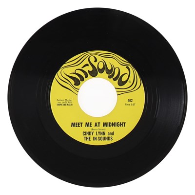 Lot 299 - CINDY LYNN AND THE IN-SOUNDS – MEET ME AT MIDNIGHT C/W SIR GALAHAD US IN-SOUND 7” (402)