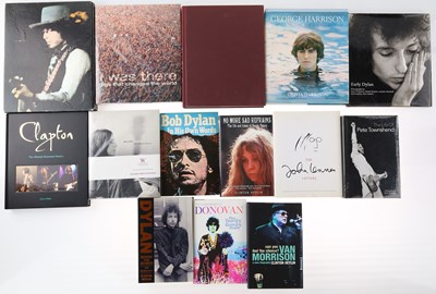 Lot 101 - COLLECTABLE BOOKS INC BOB DYLAN.