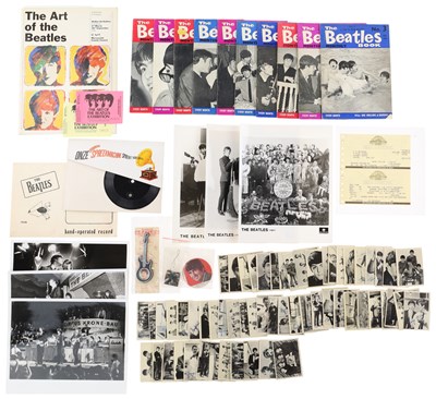 Lot 134 - THE BEATLES - COLLECTABLES INC A&BC CARDS.