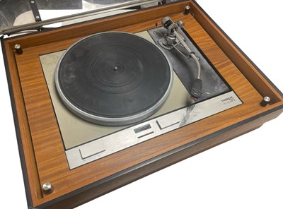 Lot 37 - THORENS TD-125 MKII TURNTABLE.