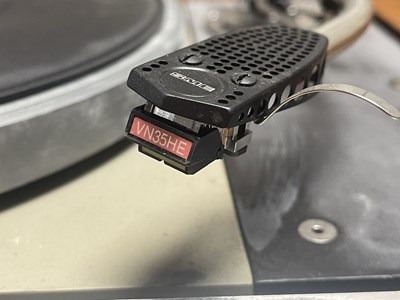 Lot 37 - THORENS TD-125 MKII TURNTABLE.