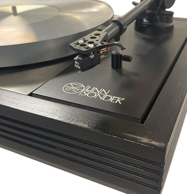 Lot 38 - LINN SONDEK LP-12 TRANSCRIPTION TURNTABLE.