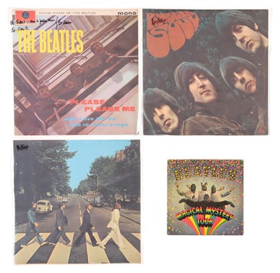 Lot 6 - THE BEATLES - LP / 7" PACK