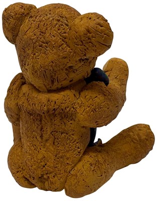 Lot 31 - 11 MINIATURE BEAR FIGURINES (POSSIBLE COLOUR BOX FIGURINES)