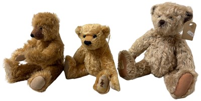 Lot 32 - DEAN'S RAG BOOK BEAR COLLECTION