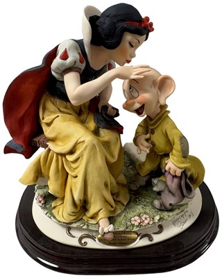 Lot 43 - GIUSEPPE ARMANI DISNEY SNOW WHITE AND DOPEY SCULPTURE