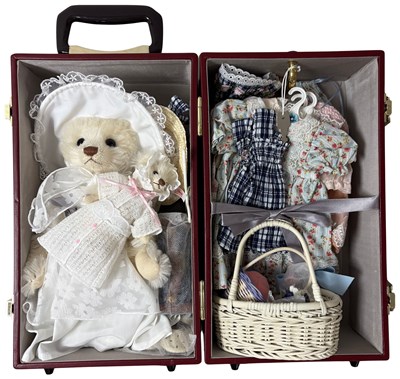 Lot 56 - STEIFF MAMA BEAR SET (676451)
