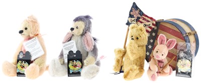 Lot 60 - 2005 WALT DISNEY WORLD TEDDY BEAR AND DOLL BEAR COLLECTION