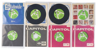 Lot 372 - THE BEACH BOYS UK GREEN / WHITE CAPITOL 7" DEMOS PACK