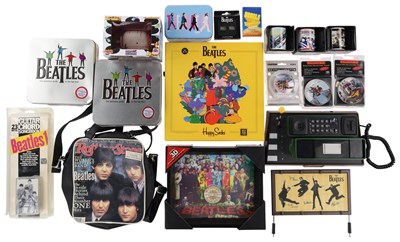 Lot 197 - THE BEATLES - COLLECTABLES INC BUS TELEPHONE.