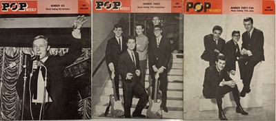 Lot 467 - BEATLES MEMORABILIA - INC 1960S COLLECTABLES AND MAGAZINES.